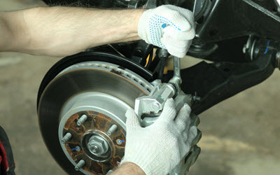 M Service Inc. - The Importance Of Replacing Rear Brake Calipers On Your Land Rover